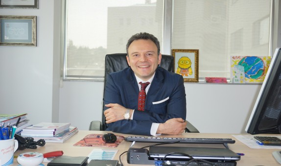 DEMİRDÖKÜM YENİ CEO'SU İLE YENİ HEDEFLERİNE ODAKLANDI DEMİRDÖKÜM YENİ CEO'SU İLE YENİ HEDEFLERİNE ODAKLANDI