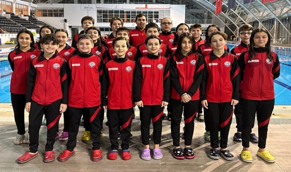 Çukurova Isı, Gebzeli Minik Yüzücülerin Forma Sponsoru Oldu Çukurova Isı, Gebzeli Minik Yüzücülerin Forma Sponsoru Oldu