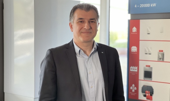 Viessmann Türkiye Bireysel Satış Direktörü Gökhan Altun: "Uzaktan Erişilebilir, Programlanabilir, Enerji Tasarruflu Kombiler Öne Çıkıyor" Viessmann Türkiye Bireysel Satış Direktörü Gökhan Altun: "Uzaktan Erişilebilir, Programlanabilir, Enerji Tasarruflu Kombiler Öne Çıkıyor"