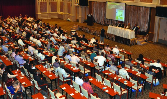 Ayvaz, İzmit ve Silivri'de Sektörü Bir Araya Getirdi