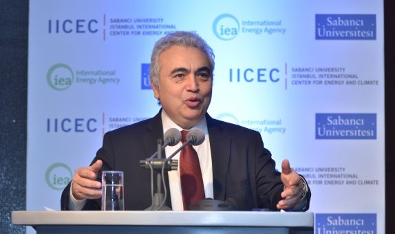 LNG'de Türkiye'nin Önünde Önemli Bir Fırsat Var LNG'de Türkiye'nin Önünde Önemli Bir Fırsat Var