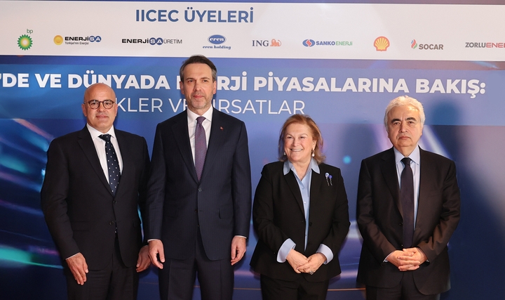 18. IICEC Konferansı Dünya Enerji Piyasalarındaki Riskleri ve Fırsatları Ele Aldı 18. IICEC Konferansı Dünya Enerji Piyasalarındaki Riskleri ve Fırsatları Ele Aldı