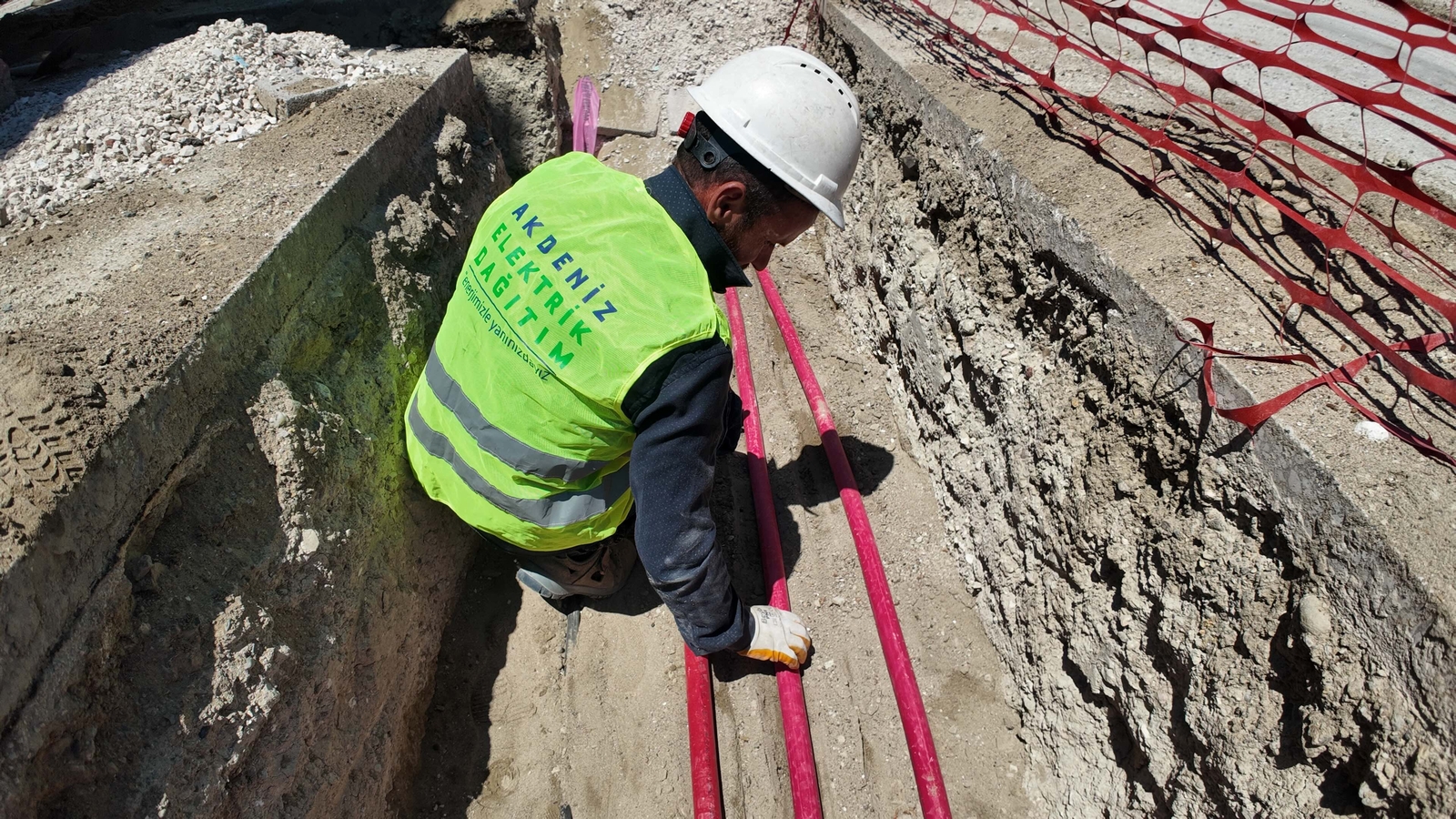 AEDAŞ'tan Burdur'un Enerji Altyapısına 1 Milyar TL'lik Yatırım AEDAŞ'tan Burdur'un Enerji Altyapısına 1 Milyar TL'lik Yatırım