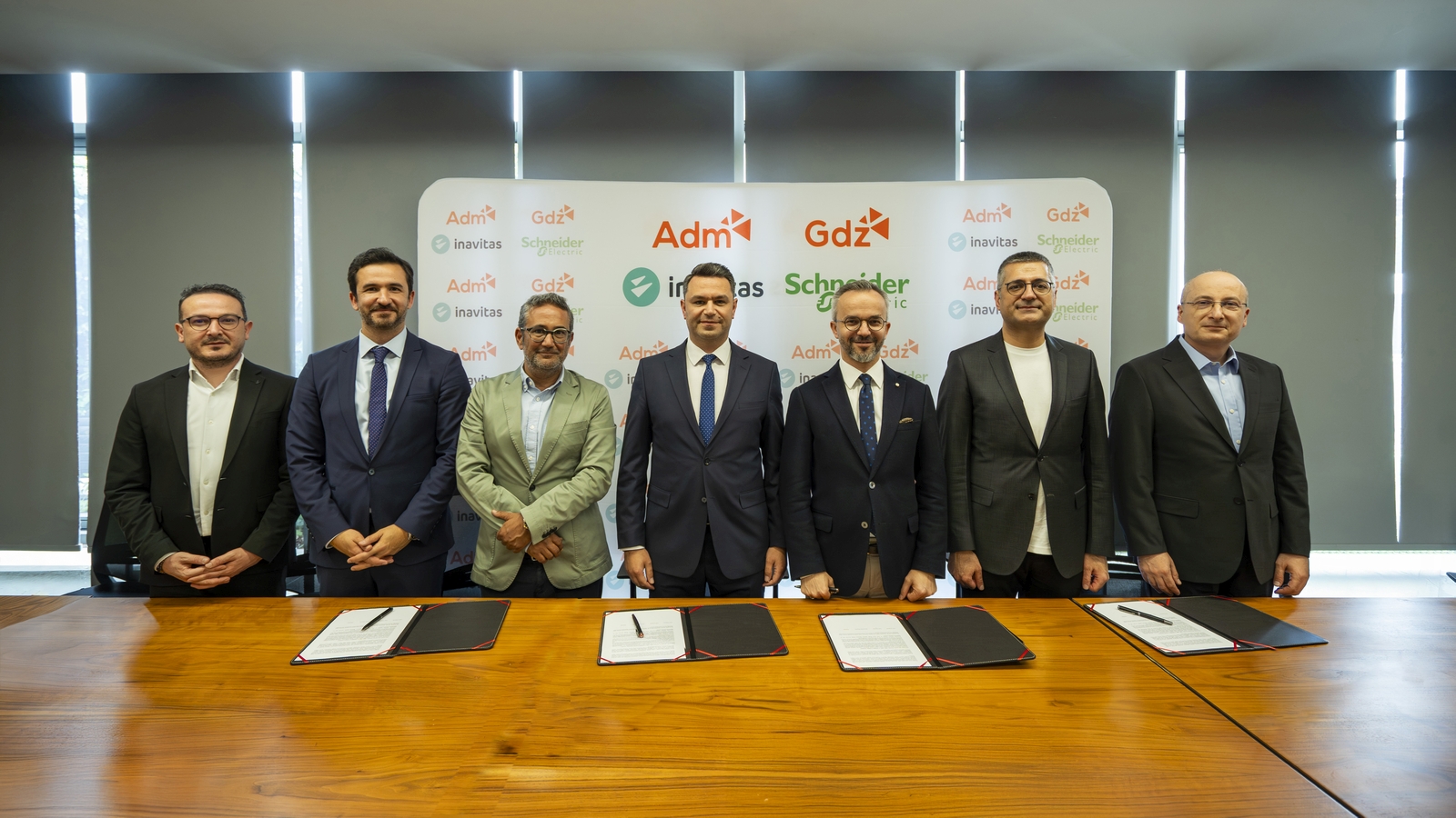 Aydem Enerji, Inavitas ve Schneider Electric'ten Şebeke Dijital Dönüşümüne Stratejik İmza Aydem Enerji, Inavitas ve Schneider Electric'ten Şebeke Dijital Dönüşümüne Stratejik İmza