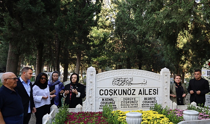 Bursa'nın Kemal Hocası Vefatının 24. Yılında Anıldı Bursa'nın Kemal Hocası Vefatının 24. Yılında Anıldı