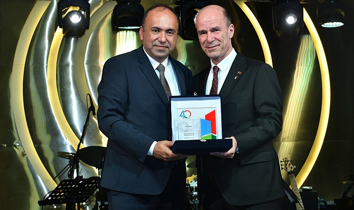 DemirDöküm'e Türkiye İMSAD'dan 40'ıncı Yıl Plaketi DemirDöküm'e Türkiye İMSAD'dan 40'ıncı Yıl Plaketi