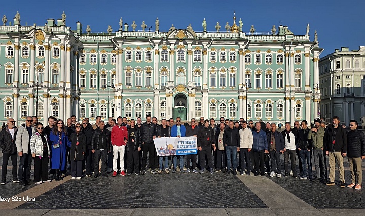 E.C.A. SEREL, Bayileriyle St. Petersburg'da