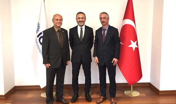 İGDAŞ Genel Müdürü Dr. Bülent Özmen'i Ziyaret Ettik İGDAŞ Genel Müdürü Dr. Bülent Özmen'i Ziyaret Ettik