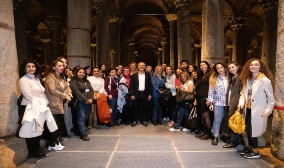 İGDAŞ'ın Kadın Çalışanları, Yerebatan Sarnıcı'nı Ziyaret Etti İGDAŞ'ın Kadın Çalışanları, Yerebatan Sarnıcı'nı Ziyaret Etti