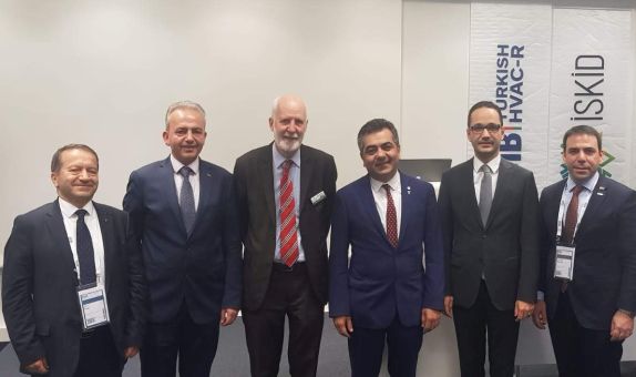 İSKİD, ISH Frankfurt Fuarı'nda Türkiye HVAC&R Pazar verilerini paylaştı İSKİD, ISH Frankfurt Fuarı'nda Türkiye HVAC&R Pazar verilerini paylaştı