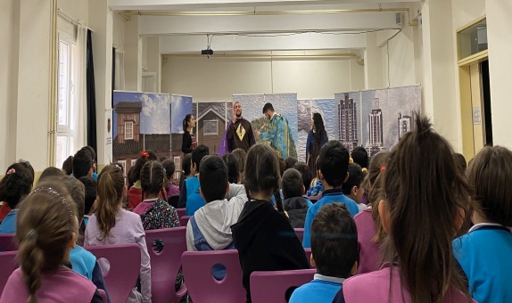 İzmir Doğalgaz Tiyatro Atölyesi Okullarda