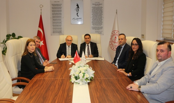 İzmir İl Milli Eğitim Müdürlüğü ve İzmir Doğalgaz Arasında İşbirliği Protokolü İmzalandı