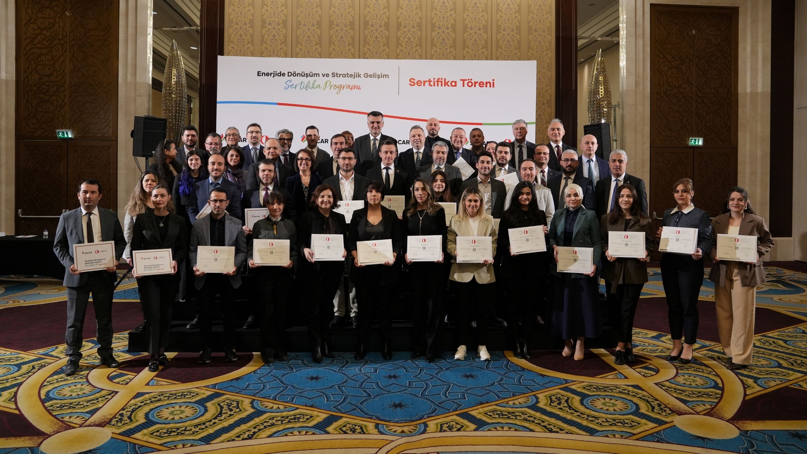 SOCAR Türkiye ve ODTÜ İş Birliğiyle Hayata Geçirilen "Enerjide Dönüşüm ve Stratejik Gelişim Programı" İlk Mezunlarını Verdi SOCAR Türkiye ve ODTÜ İş Birliğiyle Hayata Geçirilen "Enerjide Dönüşüm ve Stratejik Gelişim Programı" İlk Mezunlarını Verdi