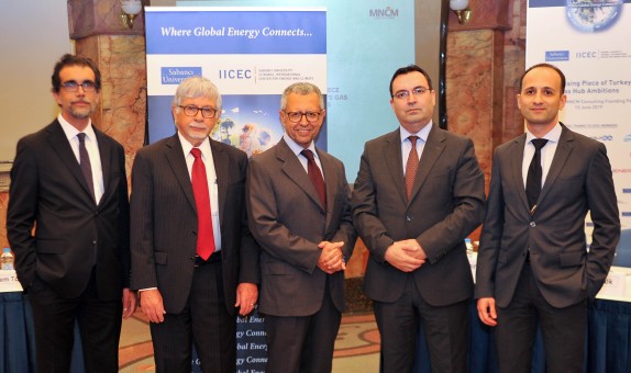 Türkiye, Fiziksel Bir Doğalgaz Ticaret HUB'ı İçin Eşsiz Bir Konumda Yer Alıyor Türkiye, Fiziksel Bir Doğalgaz Ticaret HUB'ı İçin Eşsiz Bir Konumda Yer Alıyor