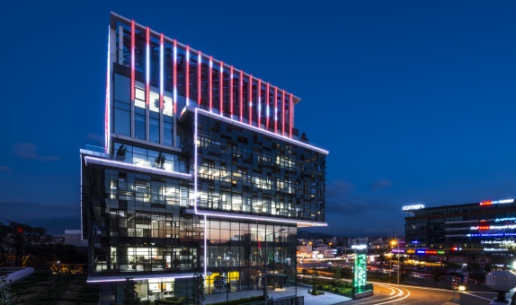 Bursagaz'ın Genel Müdürlük Binası Enerji Tasarruf ile Öne Çıkıyor Bursagaz'ın Genel Müdürlük Binası Enerji Tasarruf ile Öne Çıkıyor